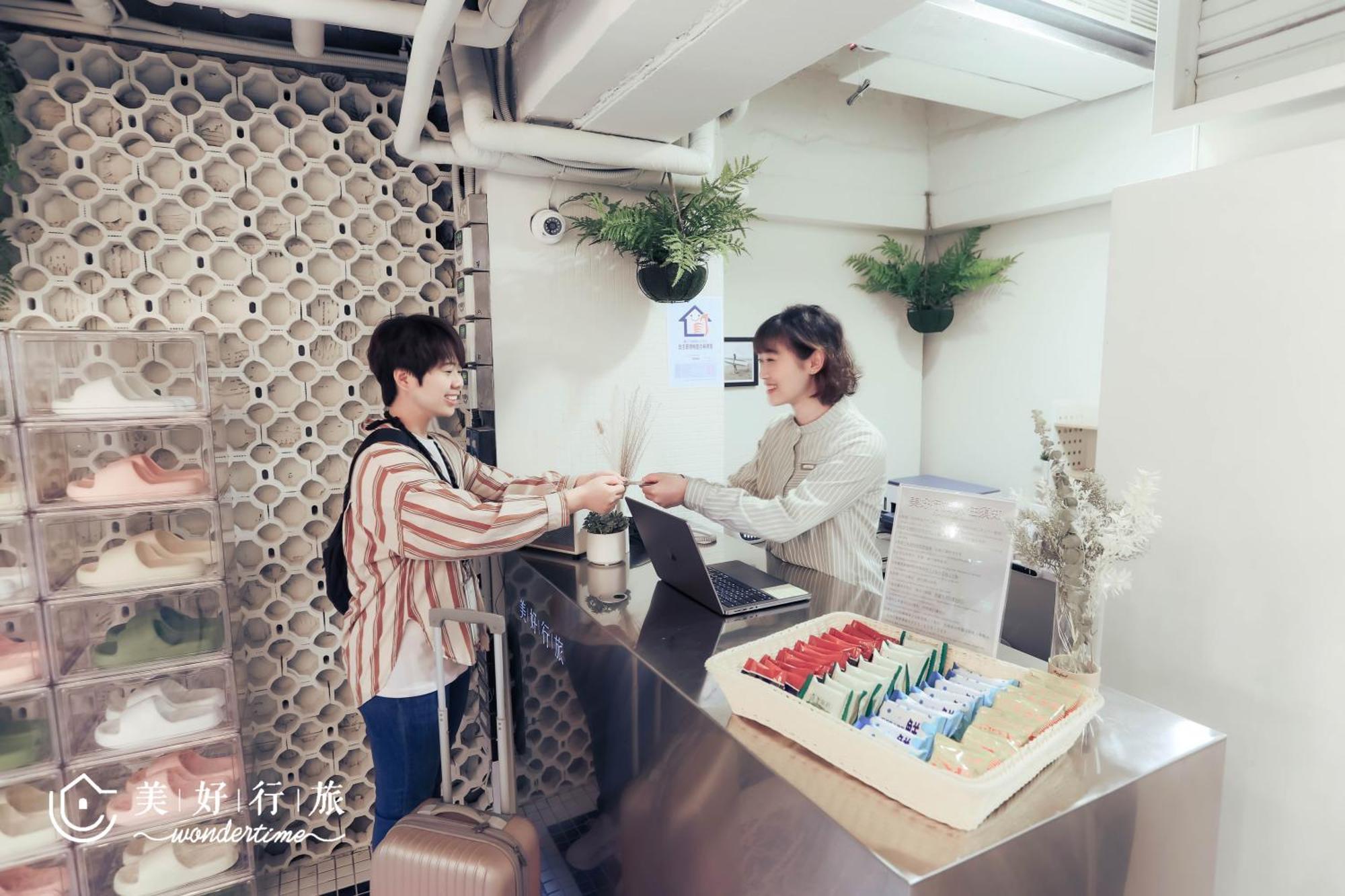 Wondertime2- Ladies' Inn 'Taipei Main Station Экстерьер фото