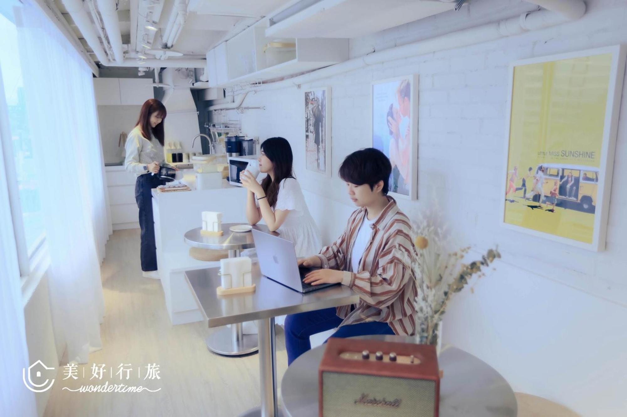 Wondertime2- Ladies' Inn 'Taipei Main Station Экстерьер фото
